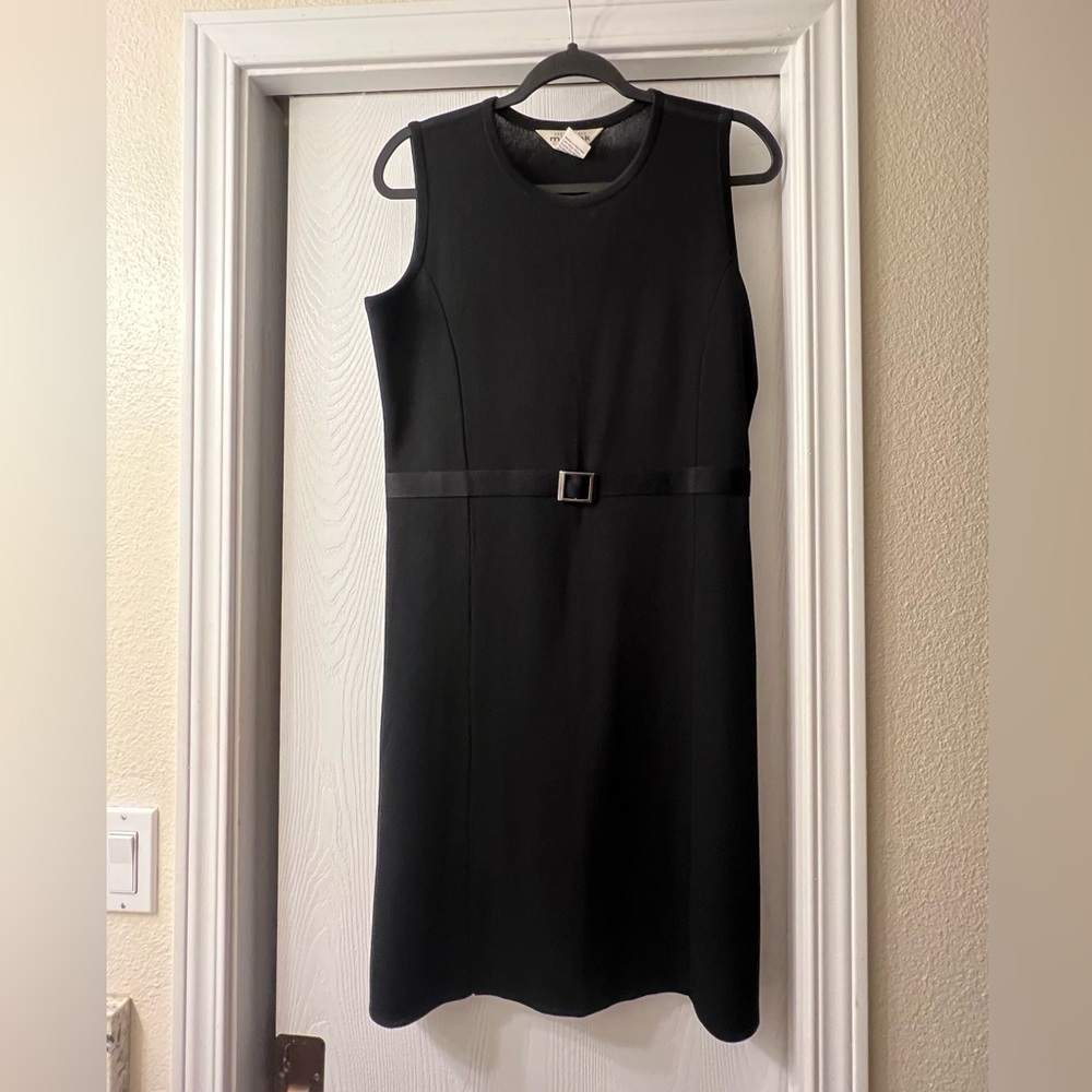 Exclusively Misook Petite Black Knit Sleeveless Sheath Dress